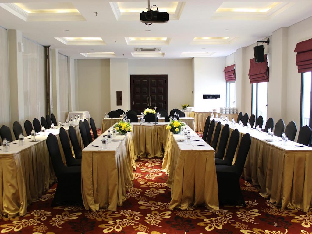 Sotis Hotel Jakarta Exterior photo