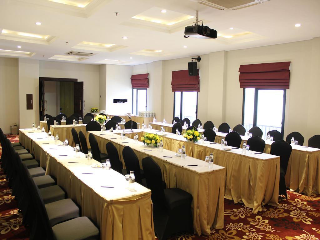 Sotis Hotel Jakarta Exterior photo