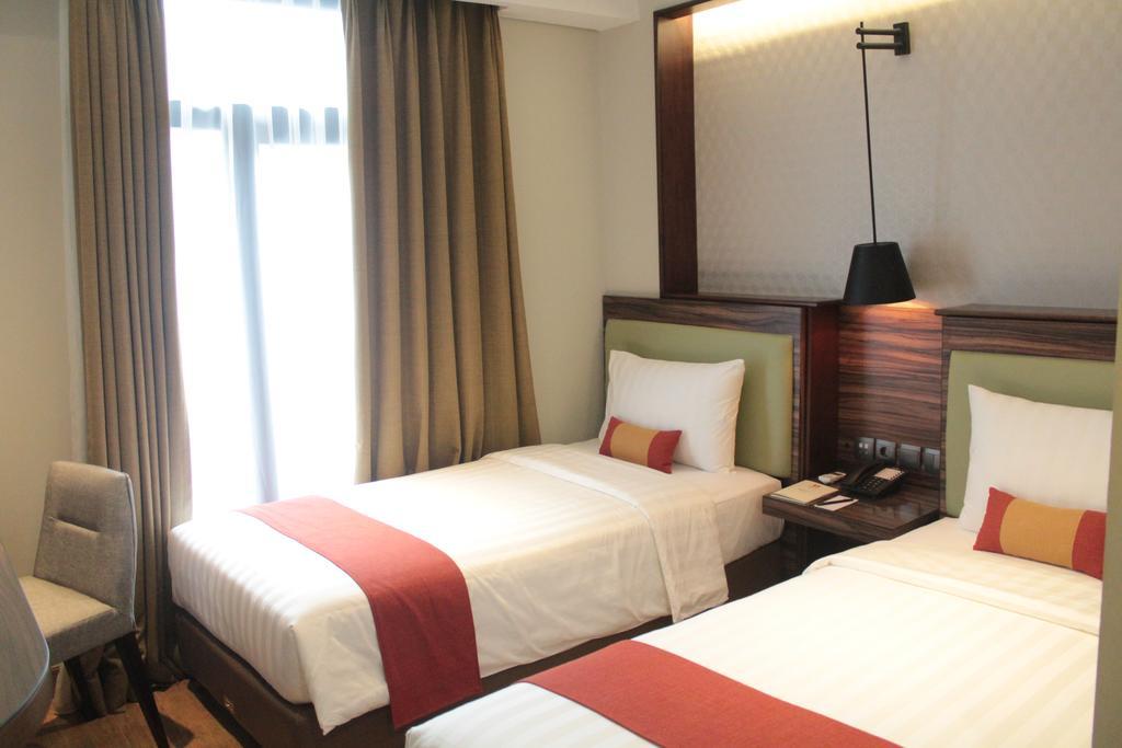 Sotis Hotel Jakarta Exterior photo