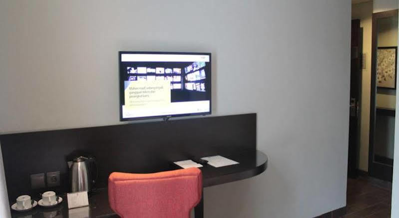 Sotis Hotel Jakarta Exterior photo